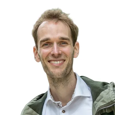 Portrait photo of Professor Hans van Kippersluis